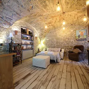 In Grotta Nell'alto Mugello A Marradi